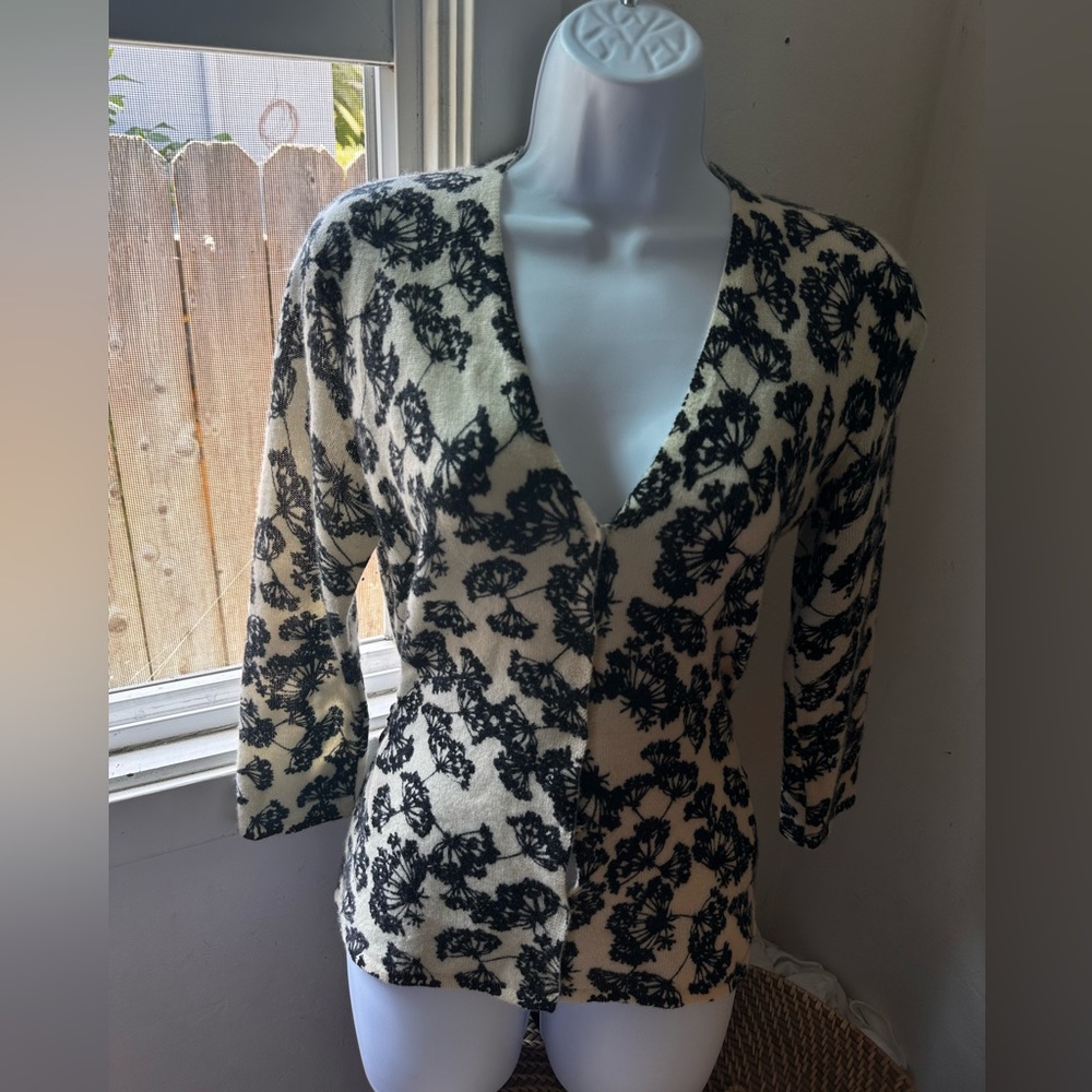 Magaschoni Cashmere Cardigan size M Women’s Multicolor Floral